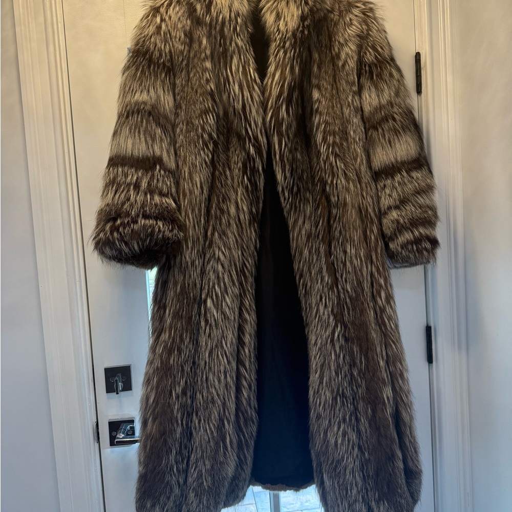 Custom Silver Fox Fur Coat – One Size Fits All